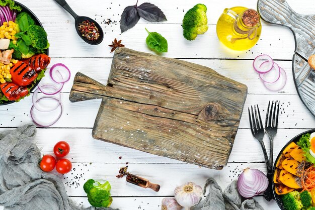 Deska z domowym jedzeniem